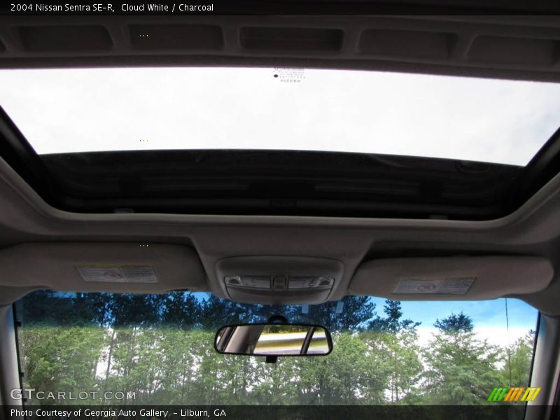 Cloud White / Charcoal 2004 Nissan Sentra SE-R