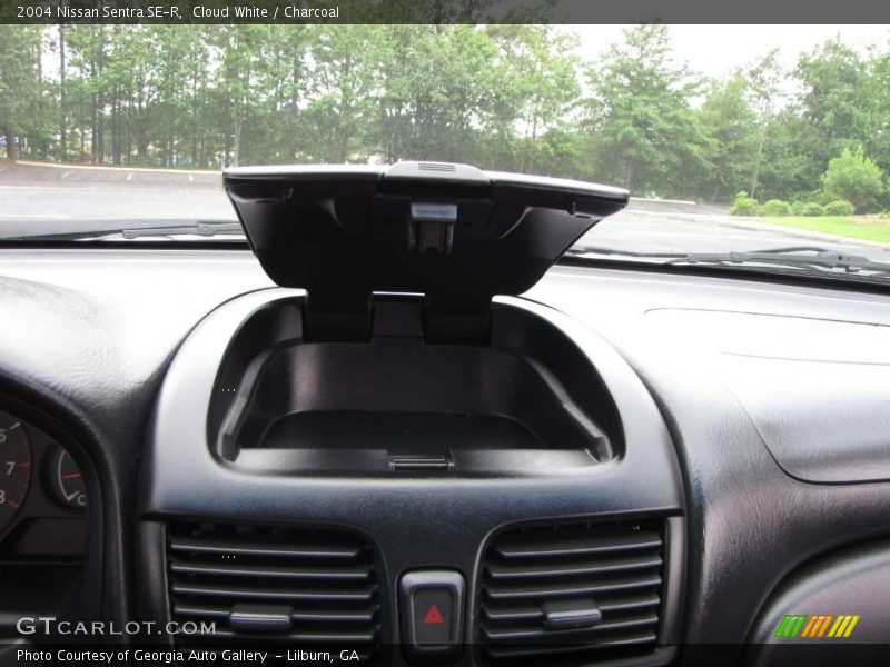 Cloud White / Charcoal 2004 Nissan Sentra SE-R