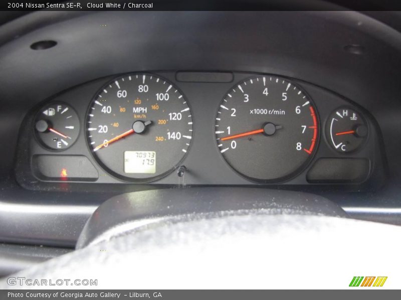 Cloud White / Charcoal 2004 Nissan Sentra SE-R
