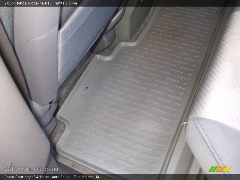 White / Olive 2006 Honda Ridgeline RTS