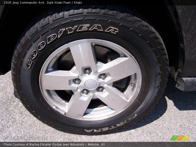 Dark Khaki Pearl / Khaki 2006 Jeep Commander 4x4