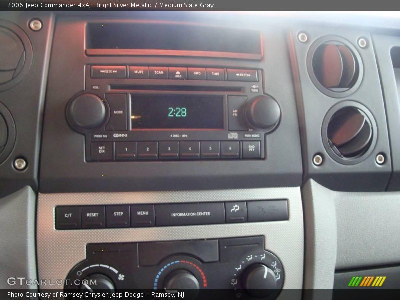 Bright Silver Metallic / Medium Slate Gray 2006 Jeep Commander 4x4