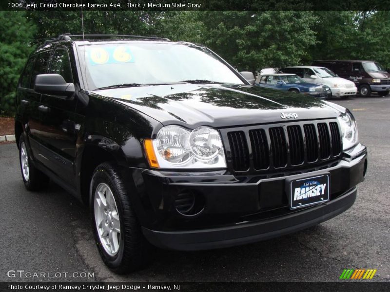 Black / Medium Slate Gray 2006 Jeep Grand Cherokee Laredo 4x4