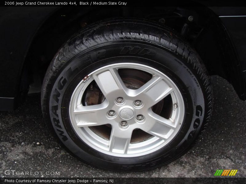 Black / Medium Slate Gray 2006 Jeep Grand Cherokee Laredo 4x4