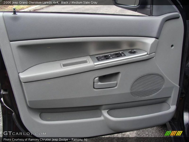 Black / Medium Slate Gray 2006 Jeep Grand Cherokee Laredo 4x4