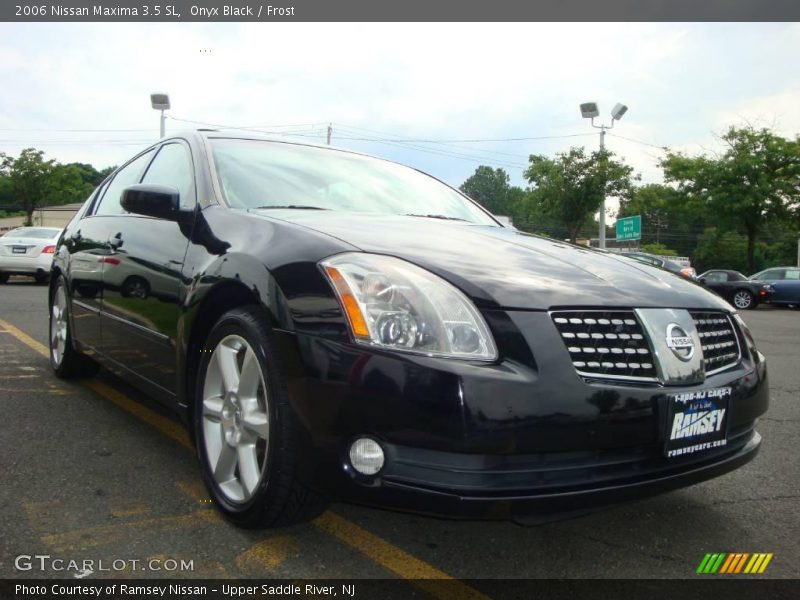 Onyx Black / Frost 2006 Nissan Maxima 3.5 SL