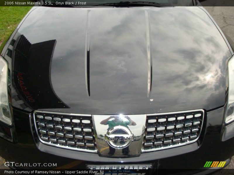 Onyx Black / Frost 2006 Nissan Maxima 3.5 SL