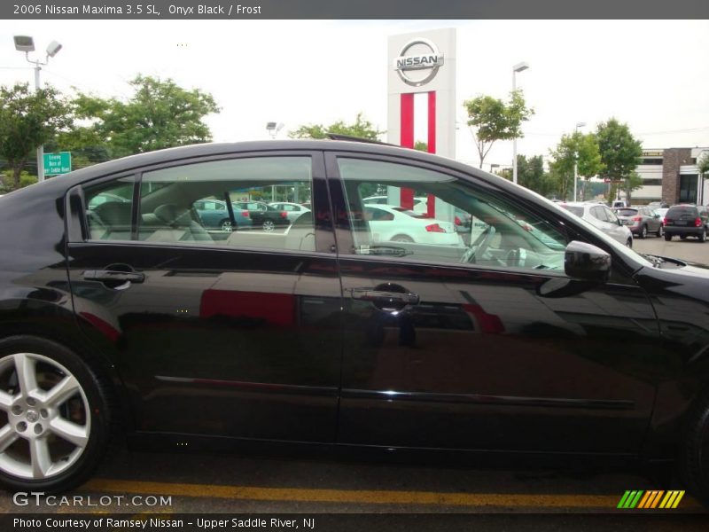 Onyx Black / Frost 2006 Nissan Maxima 3.5 SL