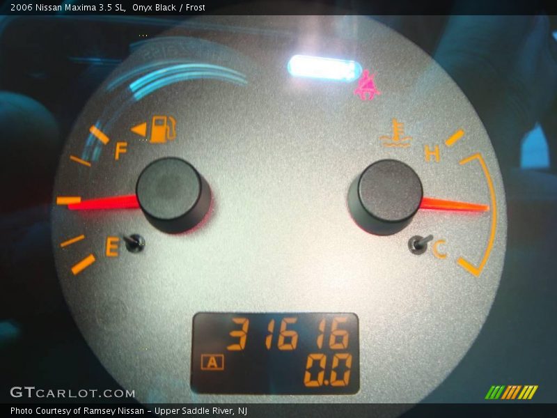 Onyx Black / Frost 2006 Nissan Maxima 3.5 SL