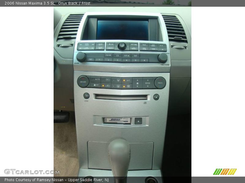 Onyx Black / Frost 2006 Nissan Maxima 3.5 SL