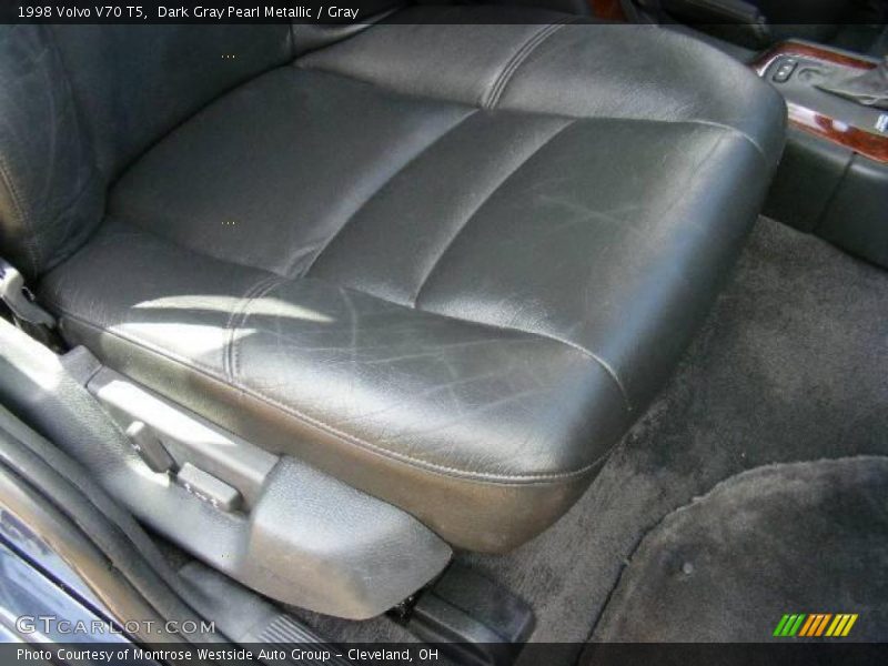 Front Seat of 1998 V70 T5