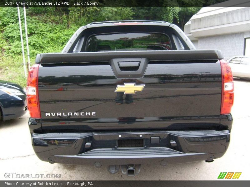 Black / Ebony 2007 Chevrolet Avalanche LTZ 4WD