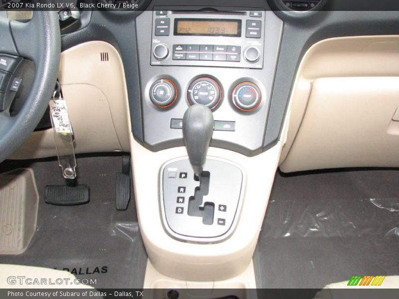 Black Cherry / Beige 2007 Kia Rondo LX V6