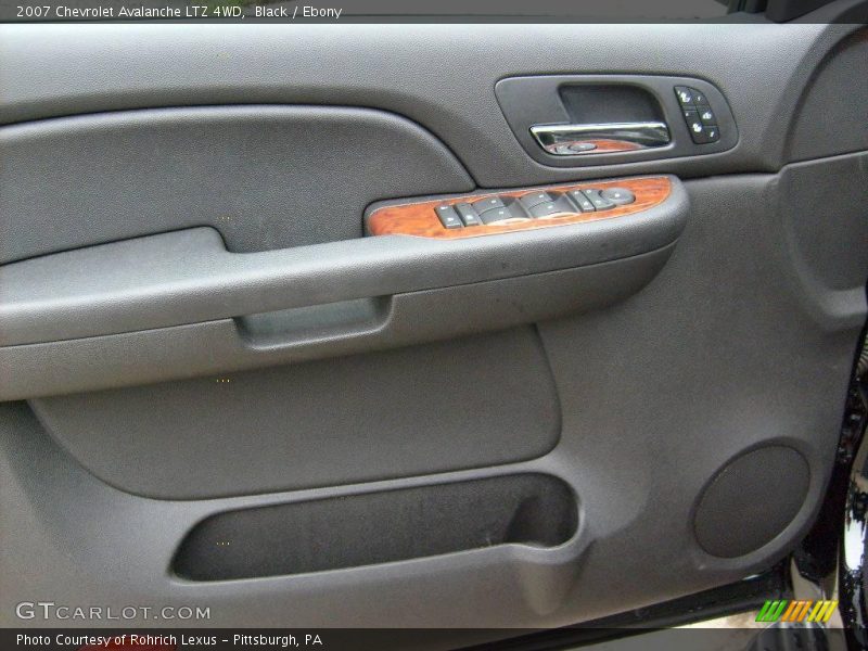 Black / Ebony 2007 Chevrolet Avalanche LTZ 4WD