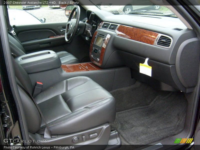 Black / Ebony 2007 Chevrolet Avalanche LTZ 4WD