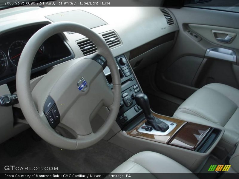 Ice White / Taupe/Light Taupe 2005 Volvo XC90 2.5T AWD