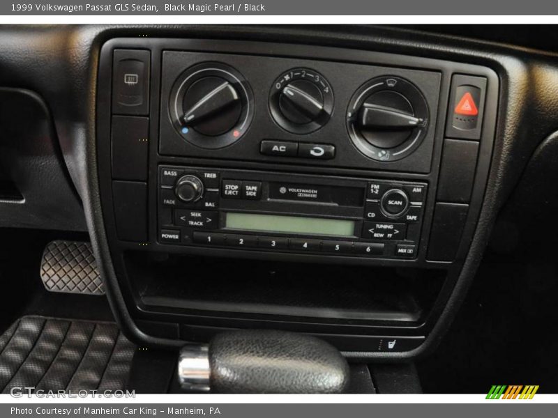 Black Magic Pearl / Black 1999 Volkswagen Passat GLS Sedan
