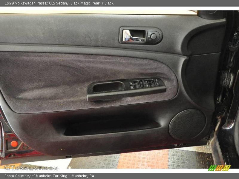 Black Magic Pearl / Black 1999 Volkswagen Passat GLS Sedan