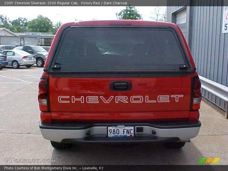 Victory Red / Dark Charcoal 2005 Chevrolet Silverado 1500 Regular Cab