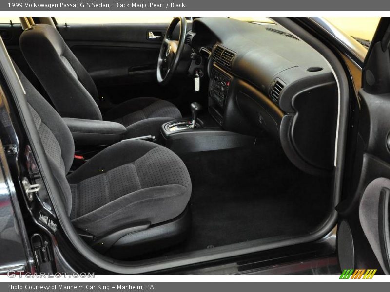 Black Magic Pearl / Black 1999 Volkswagen Passat GLS Sedan