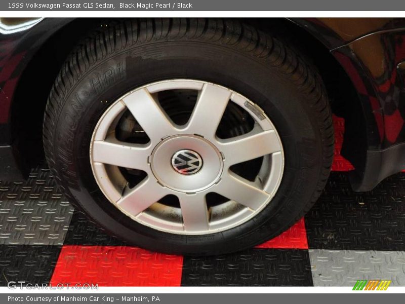 Black Magic Pearl / Black 1999 Volkswagen Passat GLS Sedan