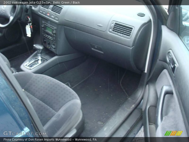 Baltic Green / Black 2002 Volkswagen Jetta GLS Sedan