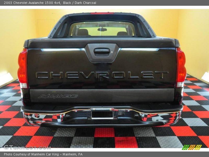 Black / Dark Charcoal 2003 Chevrolet Avalanche 1500 4x4