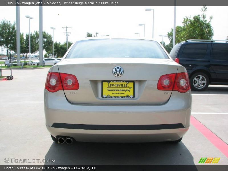 Wheat Beige Metallic / Pure Beige 2005 Volkswagen Jetta 2.5 Sedan