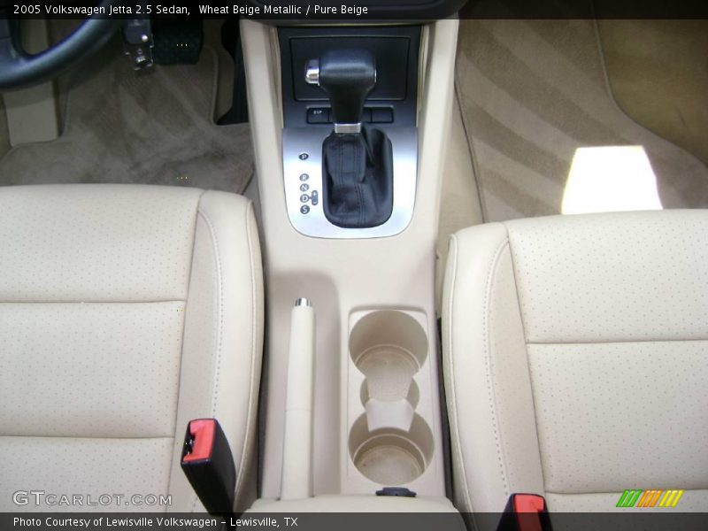 Wheat Beige Metallic / Pure Beige 2005 Volkswagen Jetta 2.5 Sedan