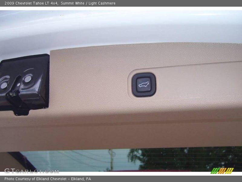 Summit White / Light Cashmere 2009 Chevrolet Tahoe LT 4x4