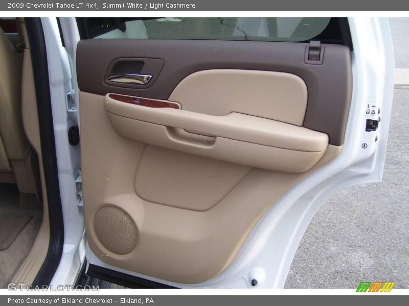 Summit White / Light Cashmere 2009 Chevrolet Tahoe LT 4x4
