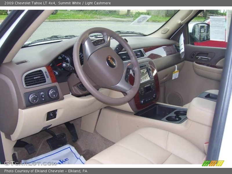 Summit White / Light Cashmere 2009 Chevrolet Tahoe LT 4x4