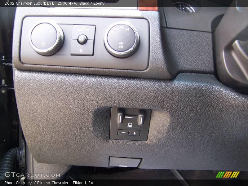 Black / Ebony 2009 Chevrolet Suburban LT 2500 4x4
