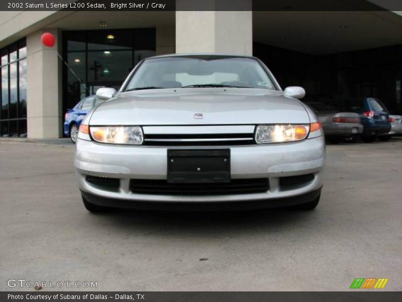 Bright Silver / Gray 2002 Saturn L Series L200 Sedan