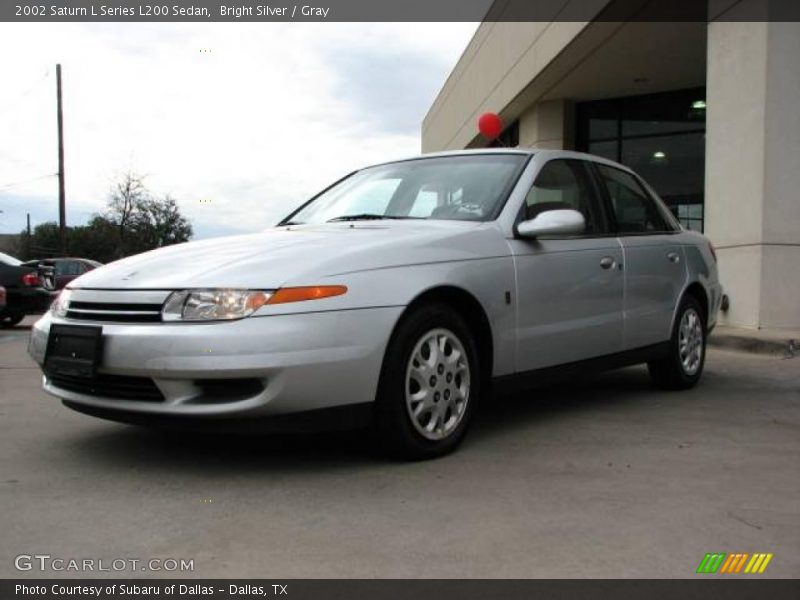 Bright Silver / Gray 2002 Saturn L Series L200 Sedan