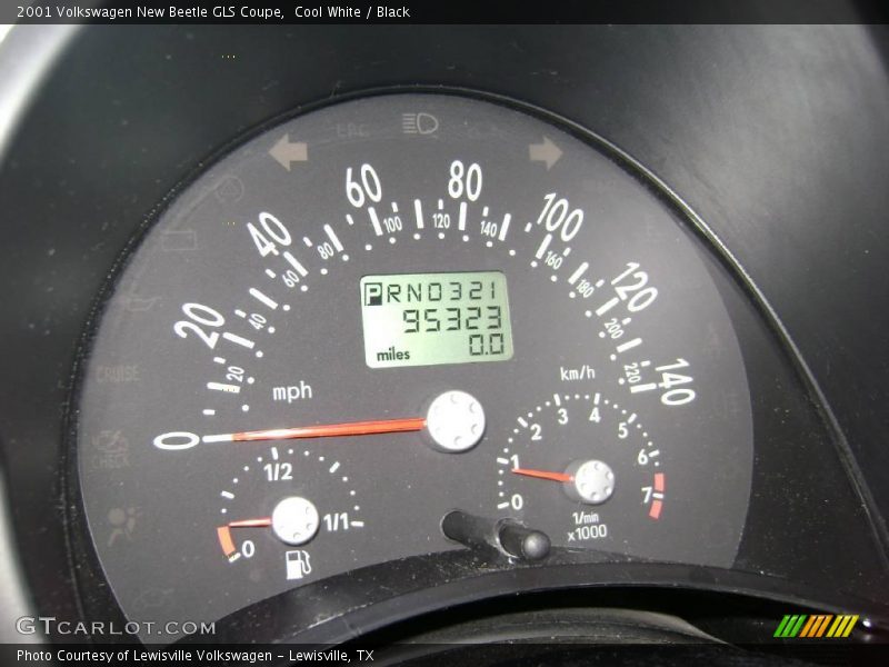 Cool White / Black 2001 Volkswagen New Beetle GLS Coupe