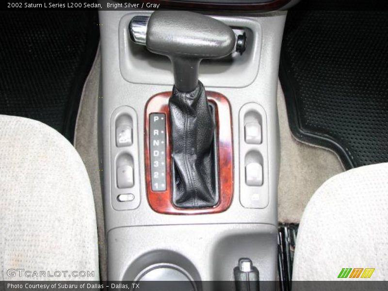Bright Silver / Gray 2002 Saturn L Series L200 Sedan