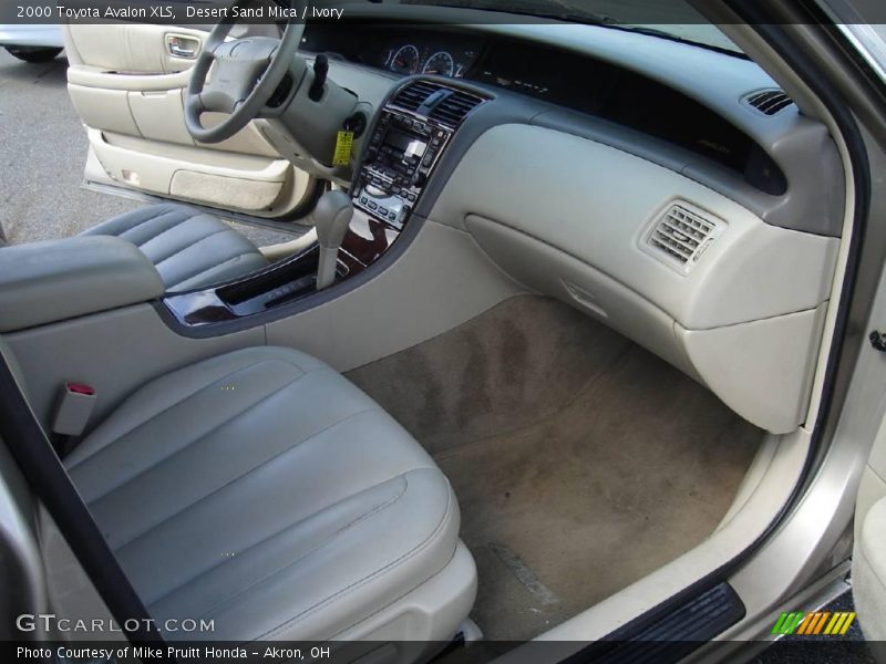 Desert Sand Mica / Ivory 2000 Toyota Avalon XLS
