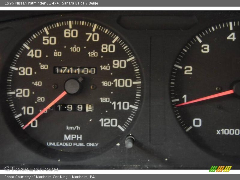 Sahara Beige / Beige 1996 Nissan Pathfinder SE 4x4