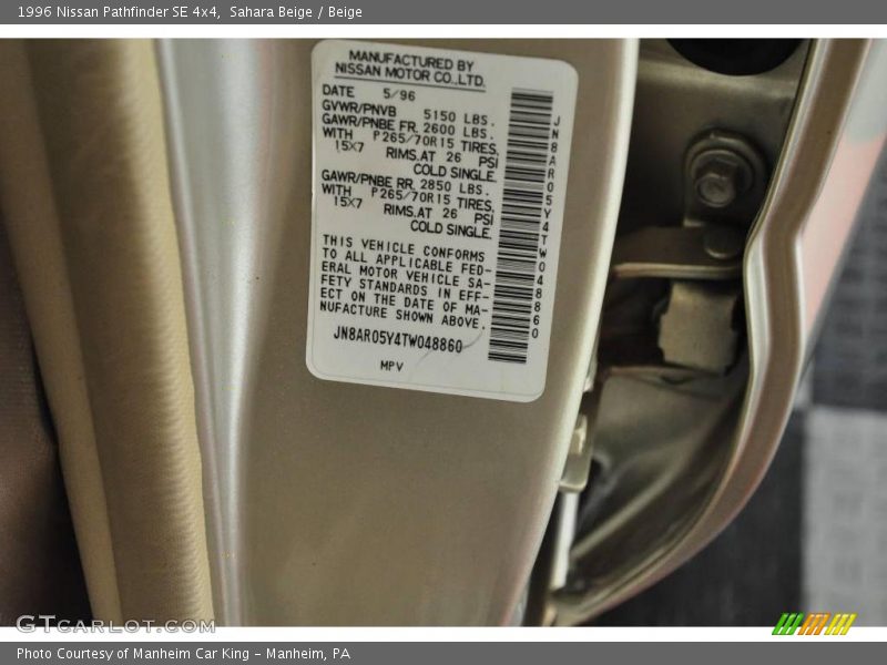 Sahara Beige / Beige 1996 Nissan Pathfinder SE 4x4