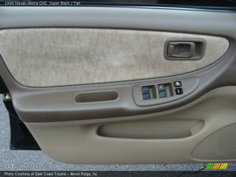Super Black / Tan 1998 Nissan Altima GXE