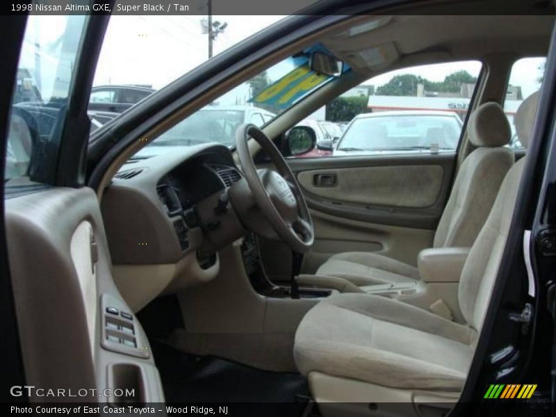 Super Black / Tan 1998 Nissan Altima GXE