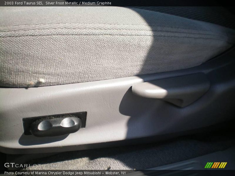 Silver Frost Metallic / Medium Graphite 2003 Ford Taurus SES