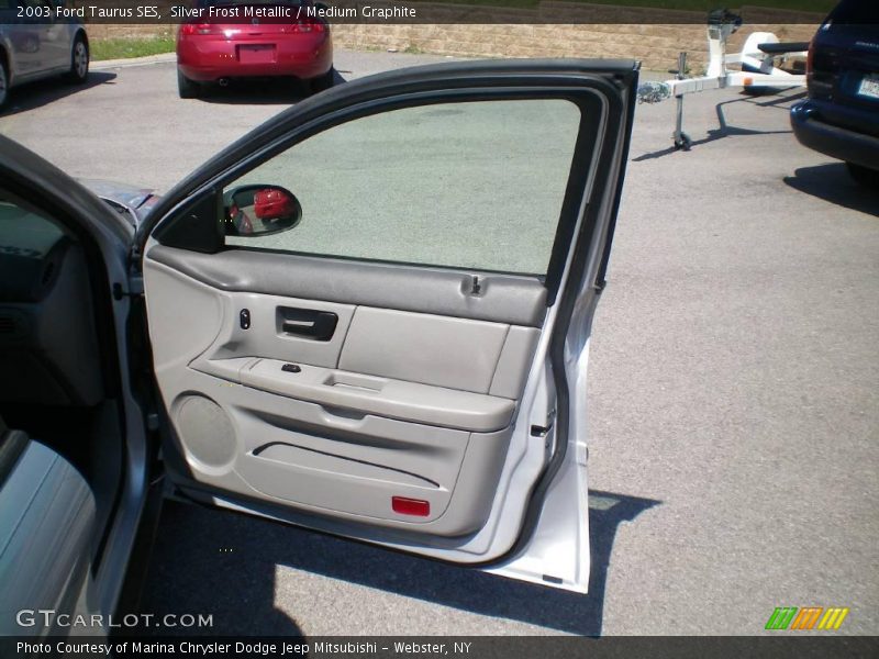 Silver Frost Metallic / Medium Graphite 2003 Ford Taurus SES