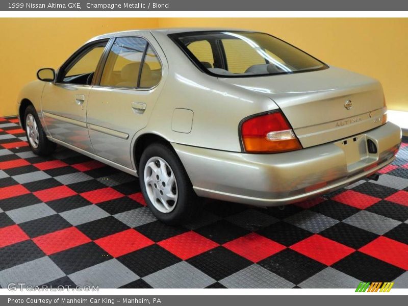 Champagne Metallic / Blond 1999 Nissan Altima GXE