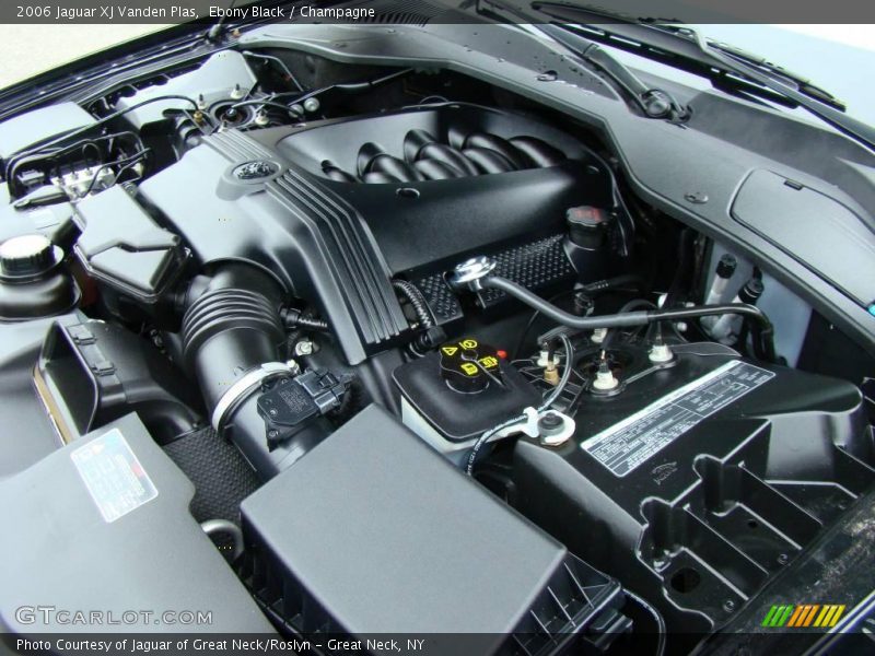 Ebony Black / Champagne 2006 Jaguar XJ Vanden Plas