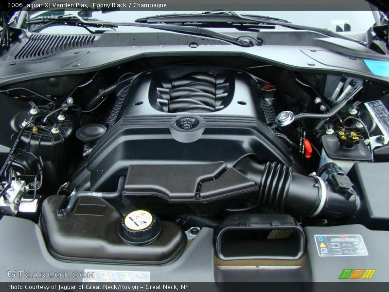 Ebony Black / Champagne 2006 Jaguar XJ Vanden Plas