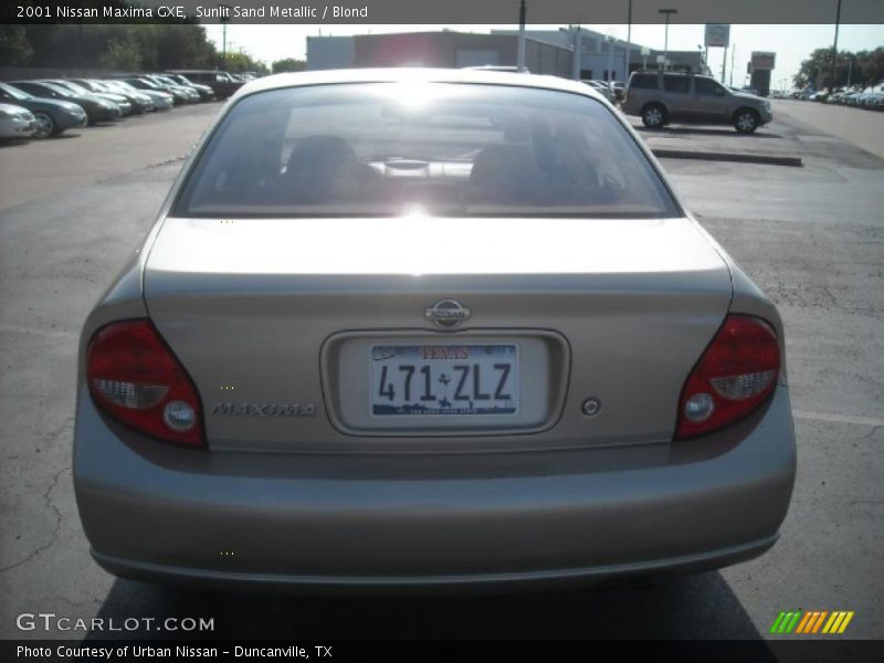 Sunlit Sand Metallic / Blond 2001 Nissan Maxima GXE