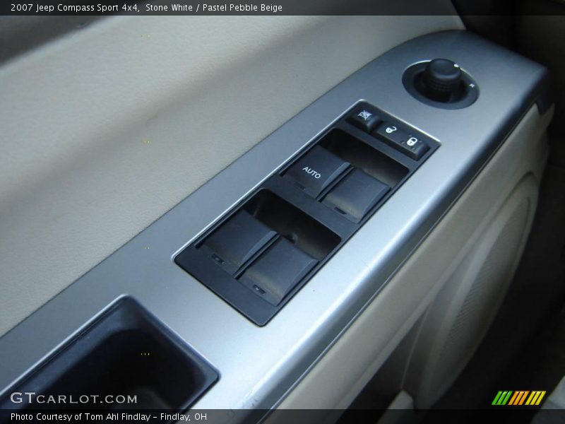 Stone White / Pastel Pebble Beige 2007 Jeep Compass Sport 4x4