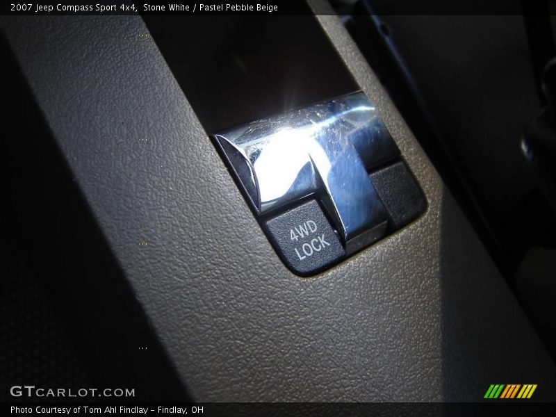 Stone White / Pastel Pebble Beige 2007 Jeep Compass Sport 4x4